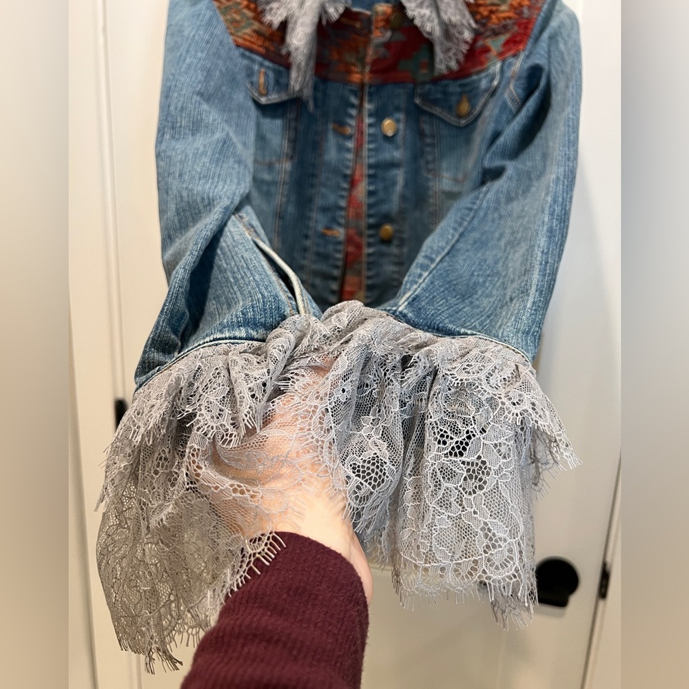 Clearwater Outfitters Ragdoll Jean Jacket Red Embroidery Gray Lace Small - Picture 4 of 6